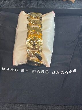 Marc Jacobs turn lock bracelet